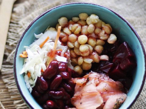 Buddha Bowl με Παντζαρι και Σολομο