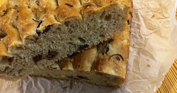 Ελιόψωμο σαν focaccia
