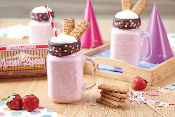 Milkshake φράουλα με μπισκότα Μιράντα