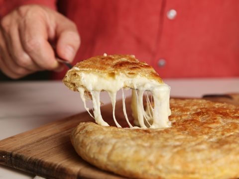 Τυρόπιτα στο Τηγάνι με Φύλλα Ρυζιού και Light Τυρί